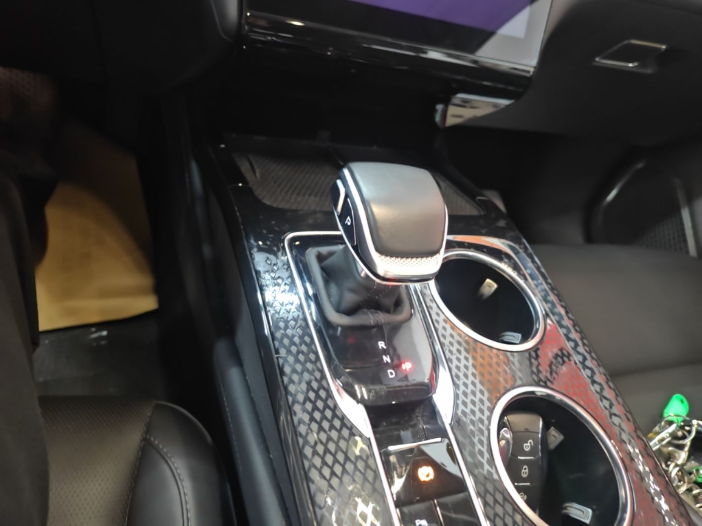 Hongqi HS3 PHEV 2025 Model 117km Jingwei Edition — снимка 16