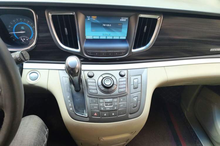 Used Buick GL8 2013 3.0L GT Luxury Business Haoya Edition
