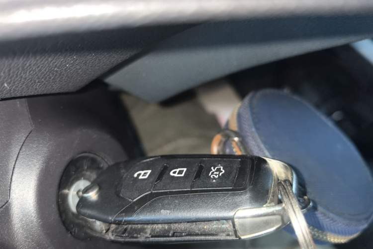 Used Ford Escort 2017 Happiness Edition 1.5L Automatic Fashion Version Vehicle Key