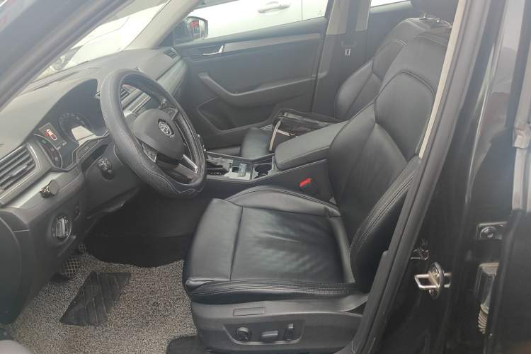 Used Skoda Superb 2016 TSI280 DSG Innovation Edition Left Front Seat