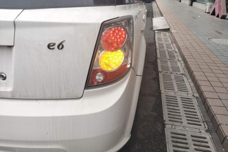 Used BYD e6 2017 400 Luxury Edition Exterior 3