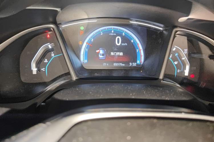 Used Honda Civic 2016 220TURBO CVT Luxury Edition
