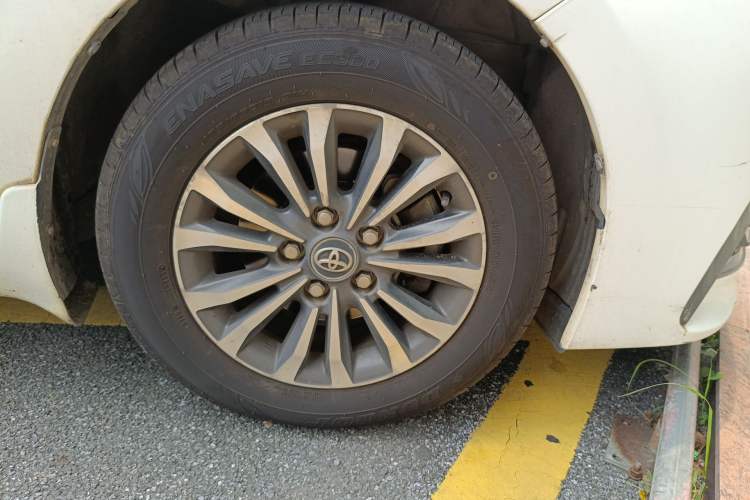 Used Toyota Corolla 2017 Revised Version 1.2T S-CVT GL Right Front Wheel Hub