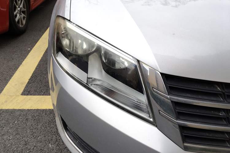 Used Volkswagen Gran Lavida 2013 1.6L Manual Fashion Model
