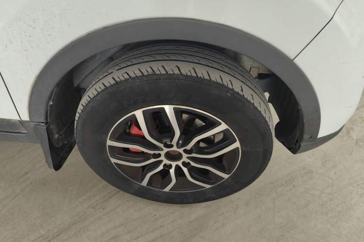 Used Lifan Auto Myway 2016 1.5L Manual Elite Version Right Front Wheel Hub