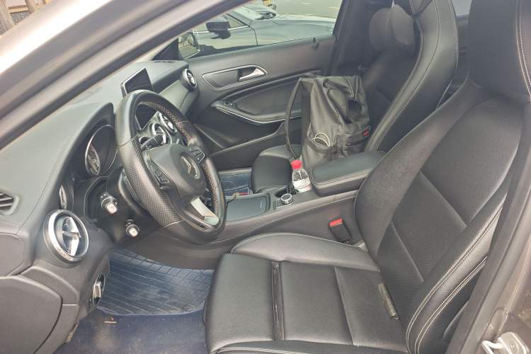 Used Mercedes-Benz GLA 2016 GLA 200 Sport Edition Left Front Seat