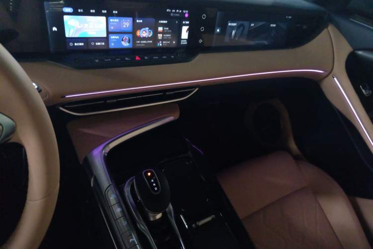 Used VOYAH FREE 2021 Four-Wheel Drive Standard Range-Extended Exclusive Luxury Package
