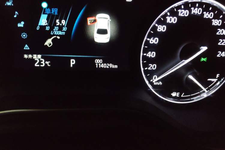 Used Toyota Avalon 2019 Dual-Engine 2.5L Luxury Edition China VI Standard Odometer Close Up