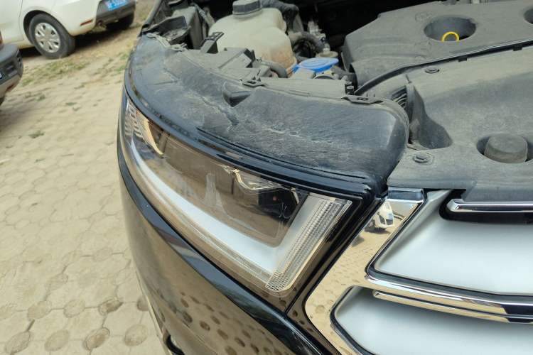 Used Ford Edge 2016 EcoBoost 245 Four-Wheel Drive Titanium 7-Seater Right Front Headlight