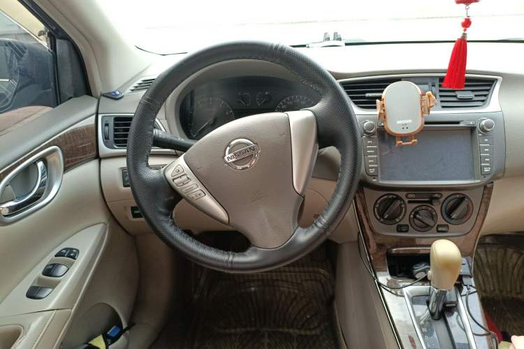 Used Nissan Sylphy 2012 1.6 XL CVT Luxury Edition Steering Wheel