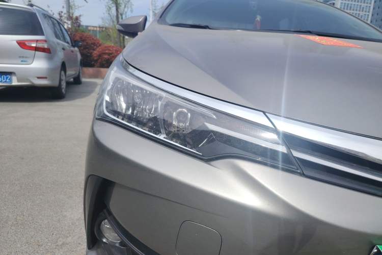 Used Toyota Corolla 2018 1.2T S-CVT GL Smart Enjoyment Version Right Front Headlight
