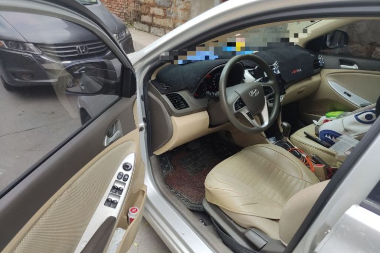 Used Hyundai Verna (older generation) 2010 Sedan 1.4L Automatic Fashionable GT Model Driver Seat