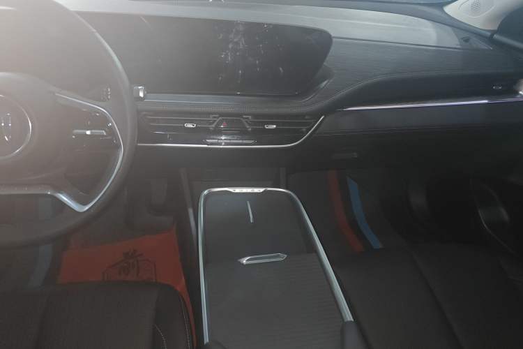 Used Buick LaCrosse 2025 28T Platinum Edition