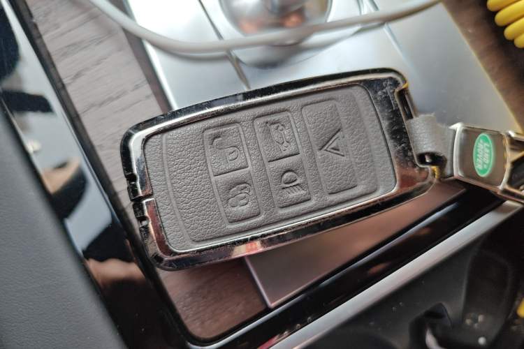 Used Land Rover Discovery Sport 2023 249 PS R-Dynamic HSE Luxury Custom Edition