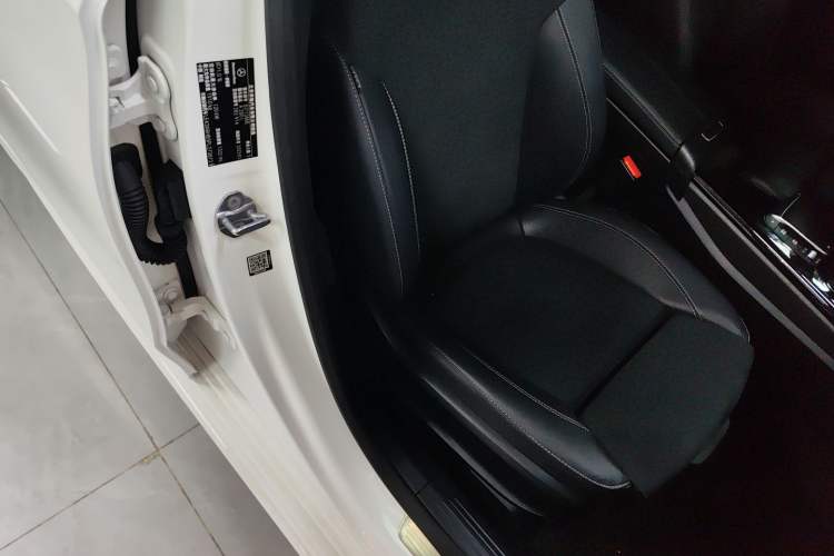 Used Mercedes-Benz A-Class 2022 Revised Version A 200 L Sport Sedan Fashionable Style Right Front Seat