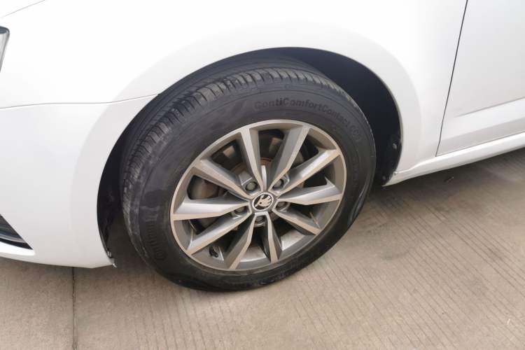 Used Skoda Octavia 2017 1.6L Automatic Chuanxing Edition
