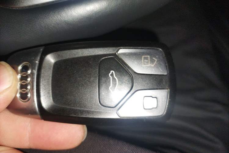 Used Audi Q5L 2018 45 TFSI Prestige Fashion Edition China VI Emission Standard Vehicle Key