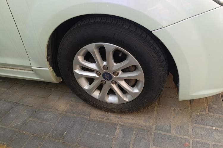 Used Ford Focus 2011 Hatchback 1.8L Automatic Fashion Edition
