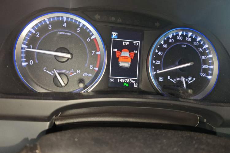 Used Toyota Highlander 2018 2.0T Four-Wheel Drive Luxury Edition 7 Seats China V Emission Standard