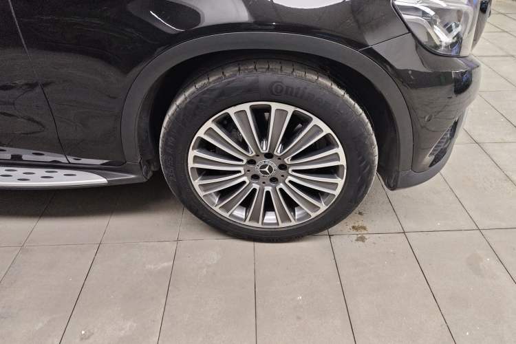 Used Mercedes-Benz GLC 2016 GLC 260 4MATIC Luxury Model Right Front Wheel Hub
