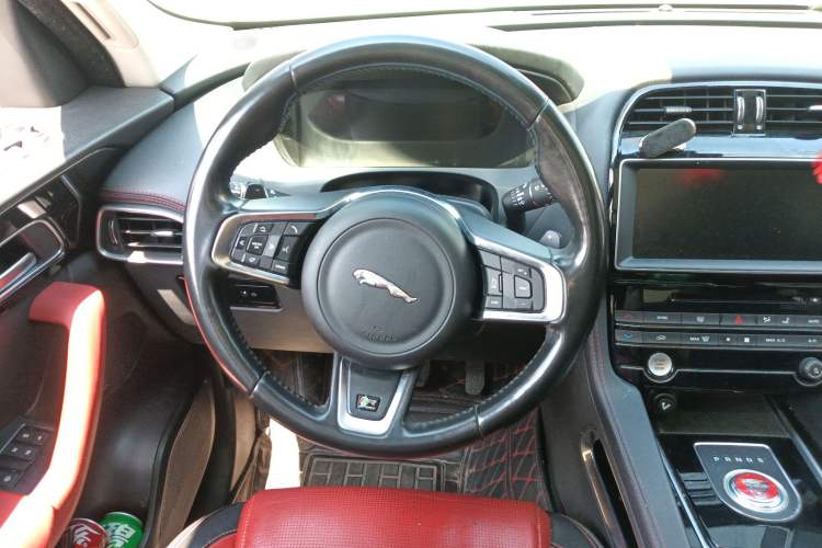 Used Jaguar F-PACE 2016 2.0T Two-Wheel-Drive R-Sport Sport Edition
