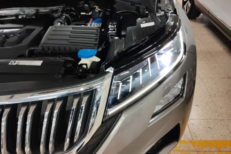 Used Skoda Kodiaq GT 2019 TSI330 Two-Wheel-Drive Luxury Edition China VI Standard Left Front Headlight