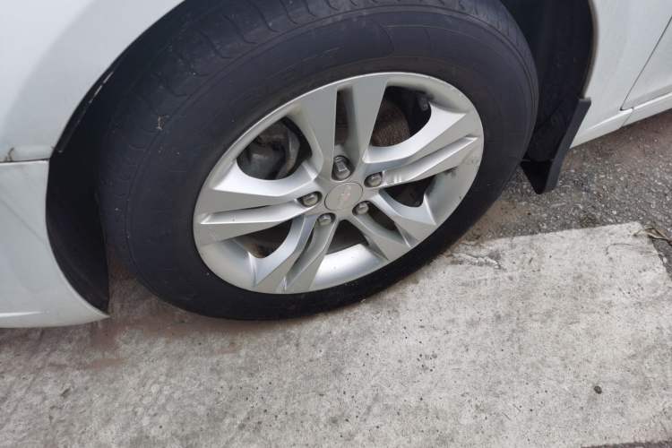 Used Chevrolet Cruze 2015 1.5L Classic SE AT Left Front Wheel Hub