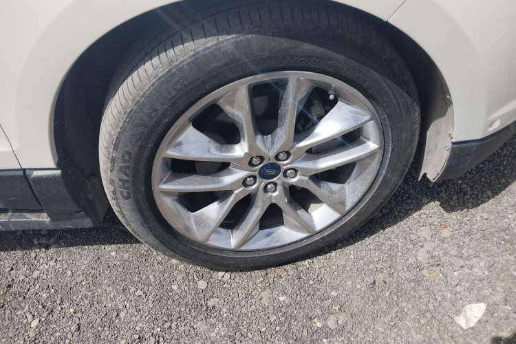 Used Ford Edge 2017 EcoBoost 245 Four-Wheel-Drive Flagship 7-Seater
