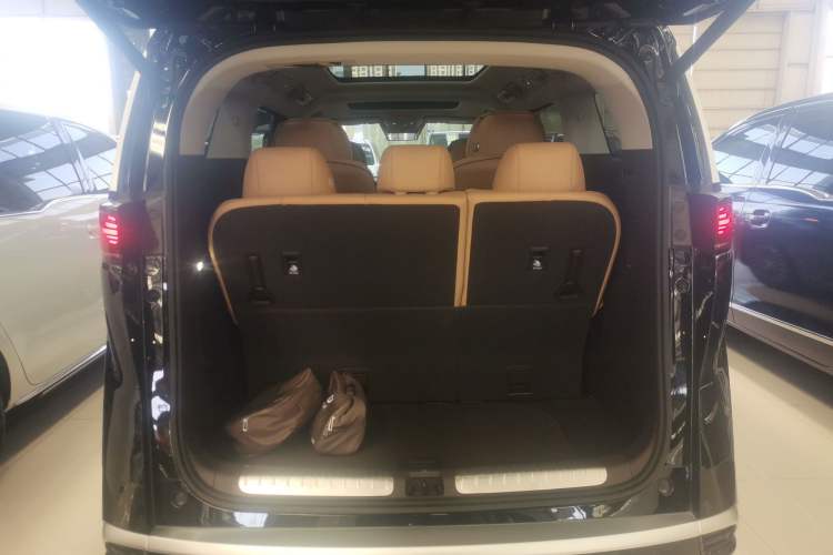 Used Denza D9 2024 DM-i 980 Four-Wheel Drive Prestige Model
