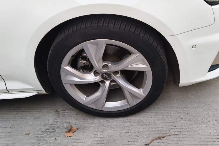 Used Audi A4L 2019 40 TFSI Fashion Edition China VI Emission Standard
