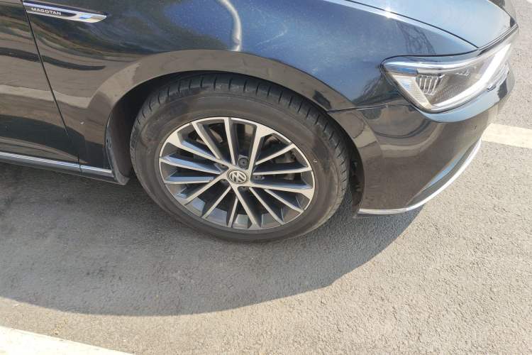 Used Volkswagen Magotan 2020 330TSI DSG Luxury Edition Right Front Wheel Hub