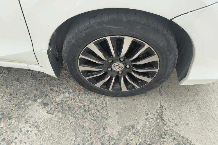 Used Honda Crider 2013 1.8L automatic luxury edition
