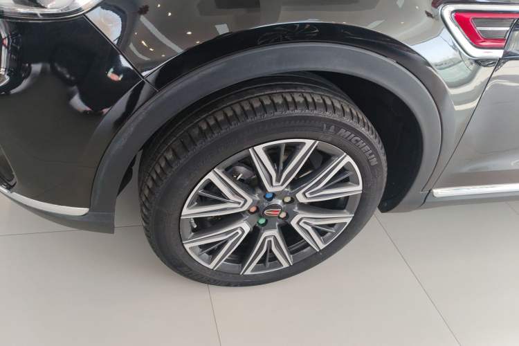 Used Hongqi HS5 2022 Facelifted Version 2.0T Smart Connect Flagship All-Wheel-Drive Edition