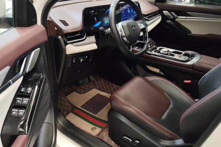 Used SOL QX 2021 300T DCT Deluxe Smart Connectivity Version