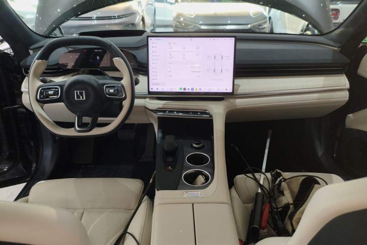 Used Zeekr 001 2026 Model 103° Four-Wheel Drive Ultra Version Center Console