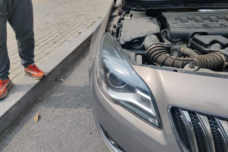 Used Buick Regal 2015 2.0L Leading Fashion Edition