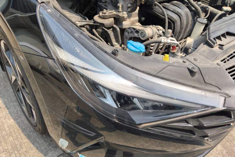 Used Hyundai Elantra 2021 1.5L CVT GLX Elite Edition Right Front Headlight