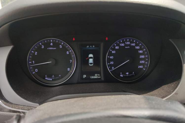 Used Hyundai Mistra 2014 1.8L Automatic Deluxe DLX Model Odometer Close Up