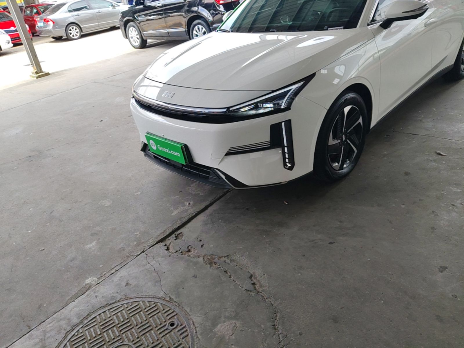 Geely Galaxy L6 2023 125km MAX — снимка 8