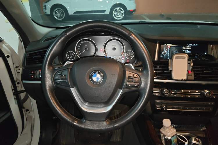 Used BMW X4 2014 xDrive20i X Design Package Steering Wheel