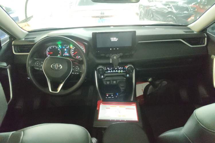 Used Toyota RAV4 2023 2.0L CVT Two-Wheel Drive Urban Edition Center Console