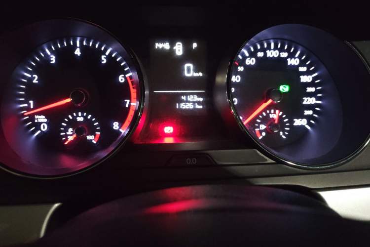 Used Volkswagen Lamando 2015 230TSI DSG Fashion Edition Odometer Close Up