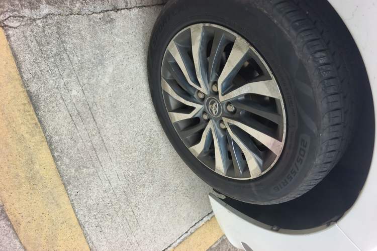 Used Toyota Corolla 2017 Revised Dual-Engine 1.8L E-CVT Leading Edition