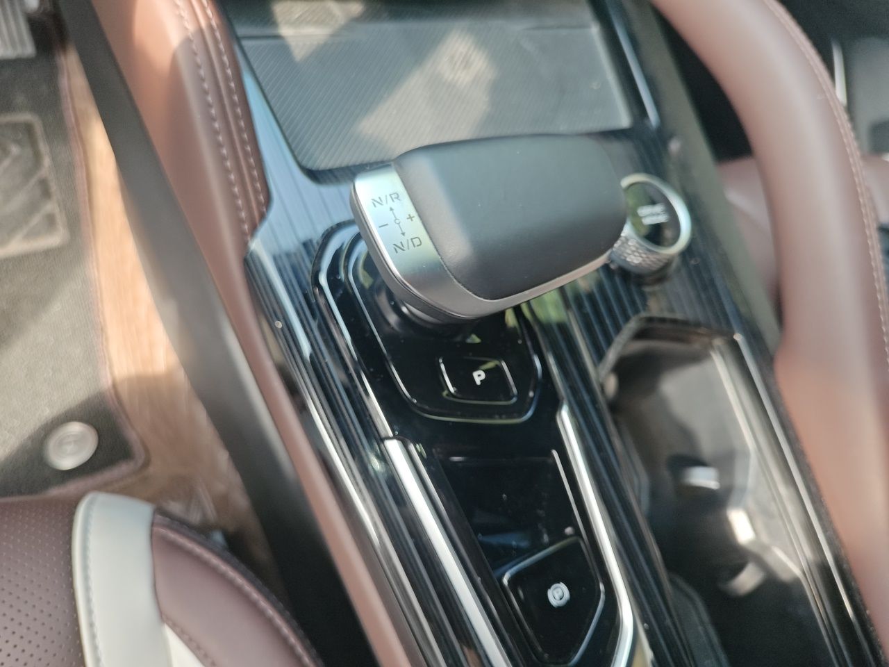Geely Auto Monjaro L 2024 2.0TD High-Power Automatic Two-Wheel Drive Yunqi Version — снимка 14