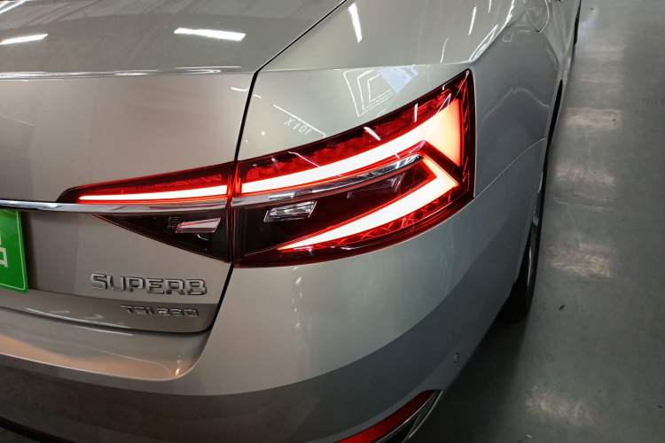 Used Skoda Superb 2019 TSI280 DSG Comfort Edition Exterior 3