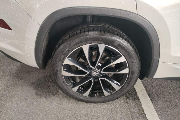 Used Skoda Kodiaq 2023 Facelifted TSI330 7-Seater Two-Wheel-Drive Luxury Edition Right Rear Wheel Hub