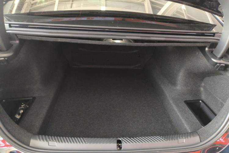 Used BMW 5 Series 2025 525Li M Sport Package Trunk