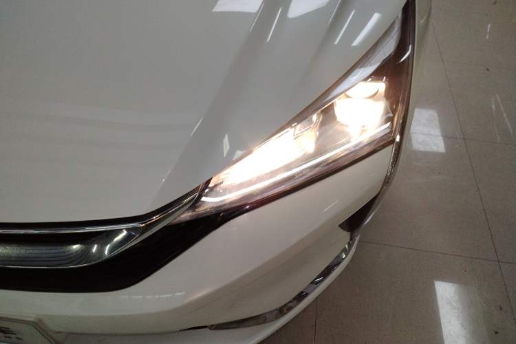 Used Dongfeng Aeolus Yixuan 2021 230T Automatic ZuiFeng Edition Left Front Headlight