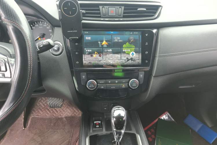 Used Nissan X-Trail 2020 2.0L XL ITS CVT 2WD SmartConnect Comfort Edition Audio And AC Panel