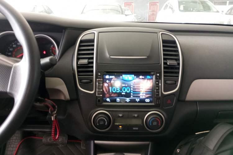 Used Nissan Sylphy 2016 Classic 1.6XE Automatic Leading Edition Audio And AC Panel